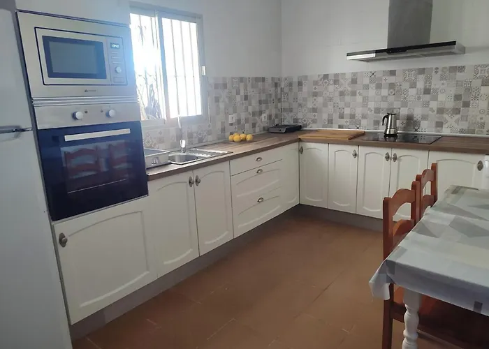 El Laurel Con Piscina Privada Εξοχικό σπίτι