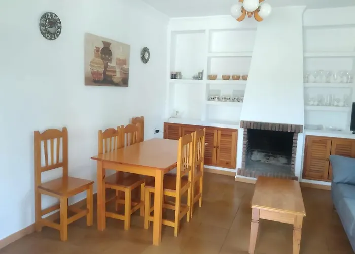 El Laurel Con Piscina Privada منزل ريفي كونيل ذي لا فرونتيرا