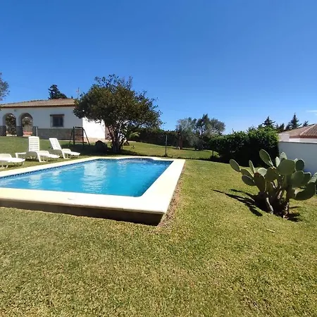 El Laurel Con Piscina Privada كونيل ذي لا فرونتيرا